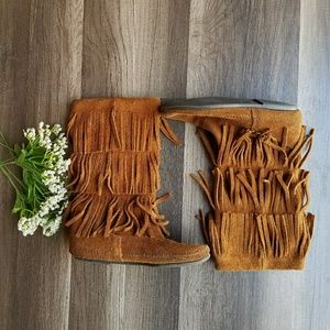 Minnetonka Brown Fringe Winter Boots